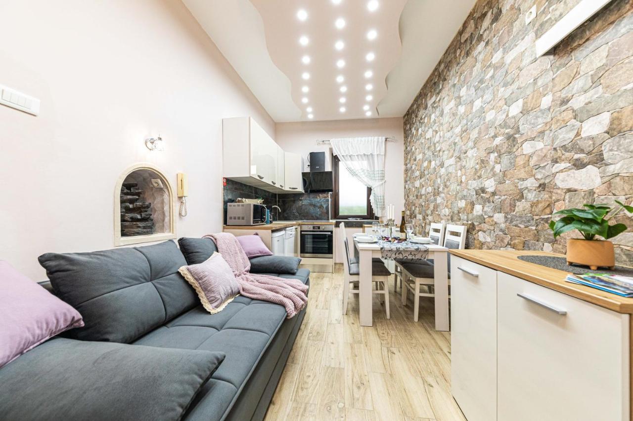 Apartments Keka Kaštela Zewnętrze zdjęcie